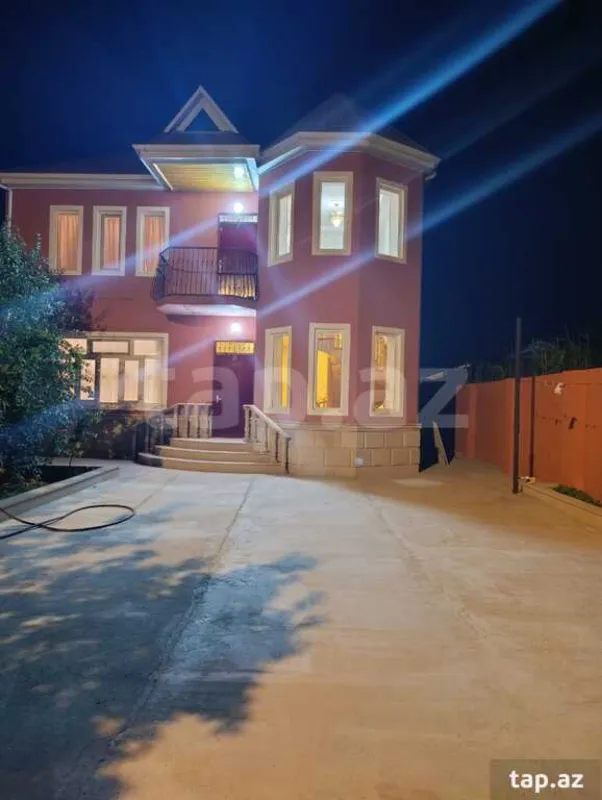 Satılır 5 otaqlı həyət evi
