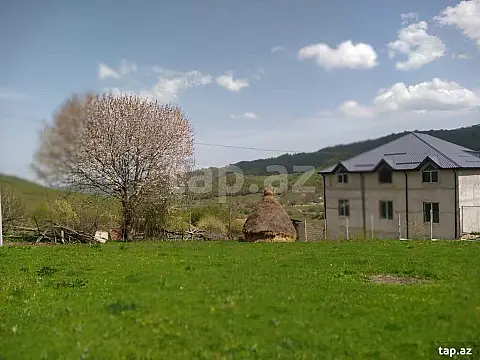 Satılır torpaq sahəsi — Quba