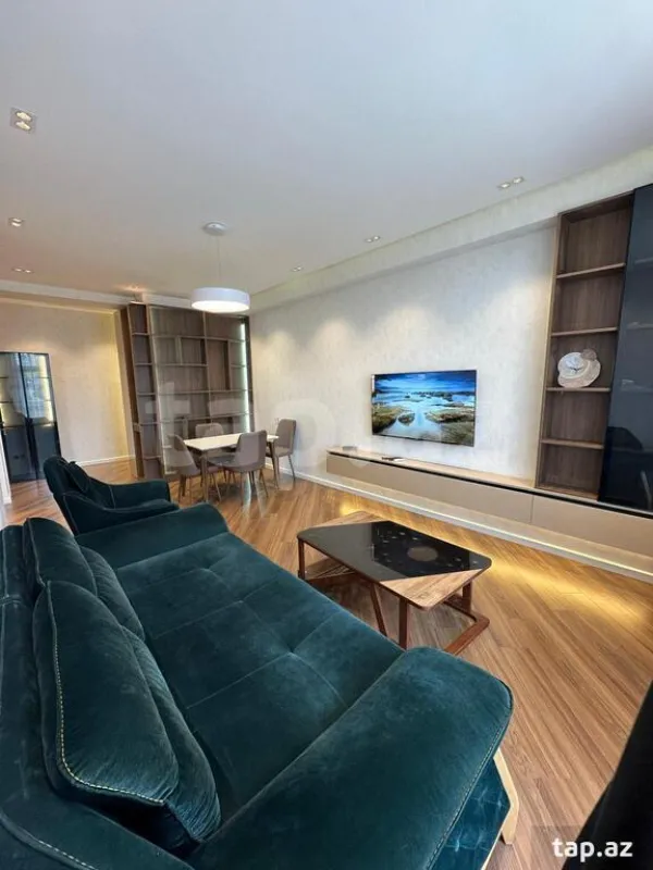 Satılır 2 otaqlı yeni tikili 60 m²