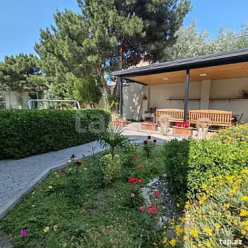 Satılır 5 otaqlı həyət evi