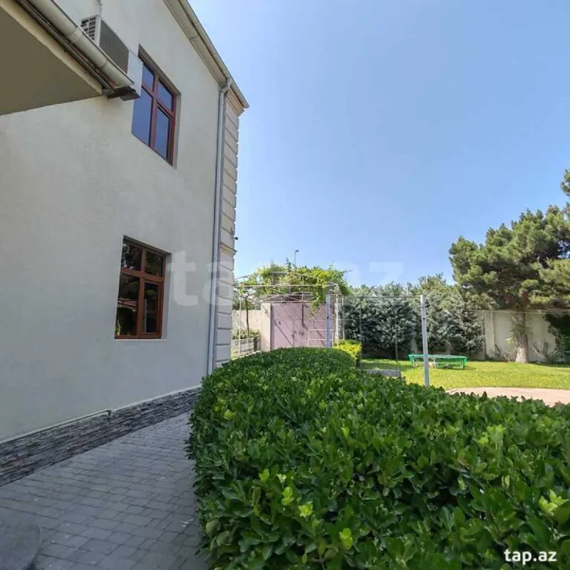 Satılır 5 otaqlı həyət evi