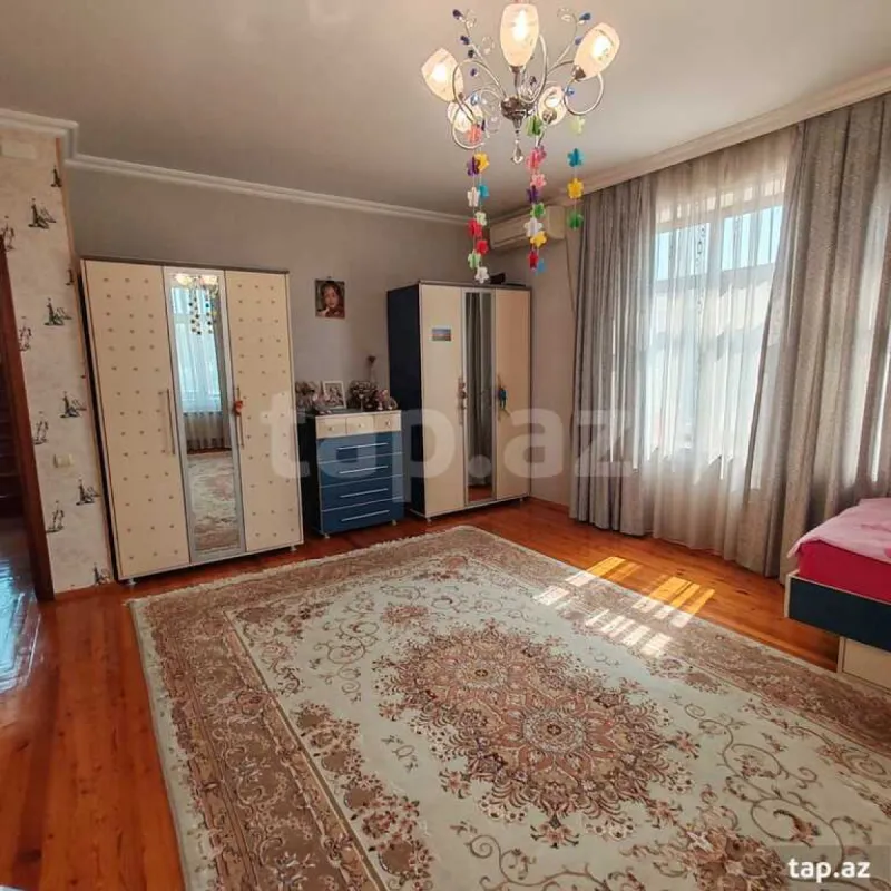 Satılır 5 otaqlı həyət evi