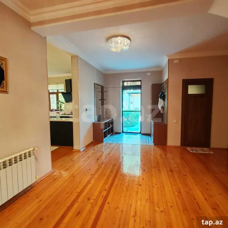 Satılır 5 otaqlı həyət evi