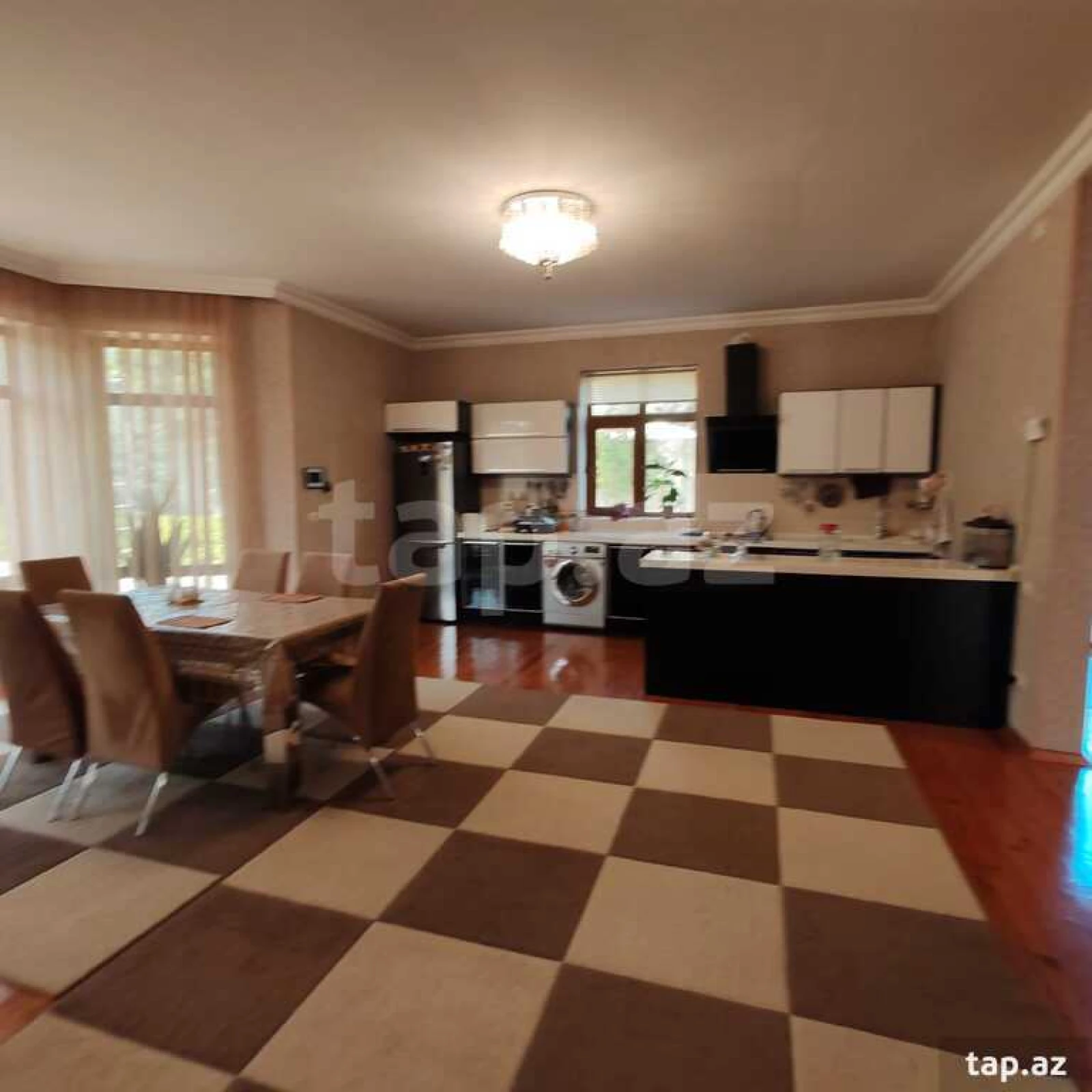 Satılır 5 otaqlı həyət evi