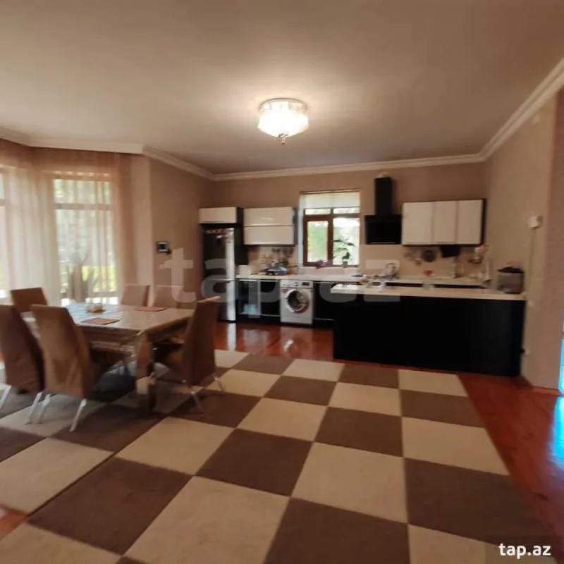 Satılır 5 otaqlı həyət evi