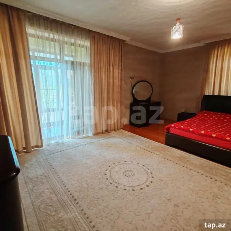 Satılır 5 otaqlı həyət evi