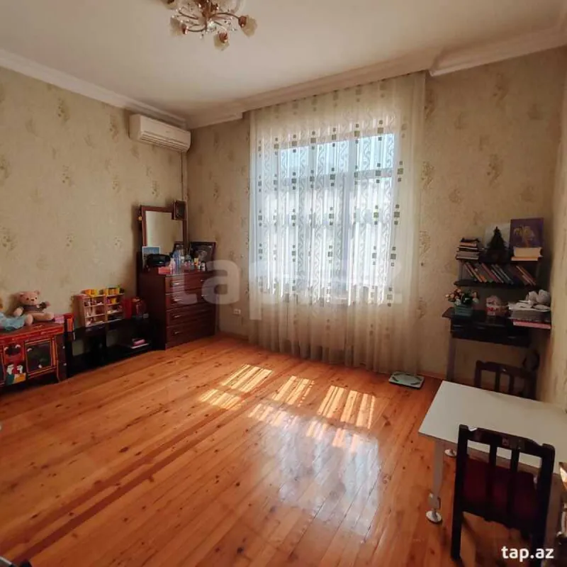 Satılır 5 otaqlı həyət evi