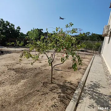 Satılır 5 otaqlı həyət evi