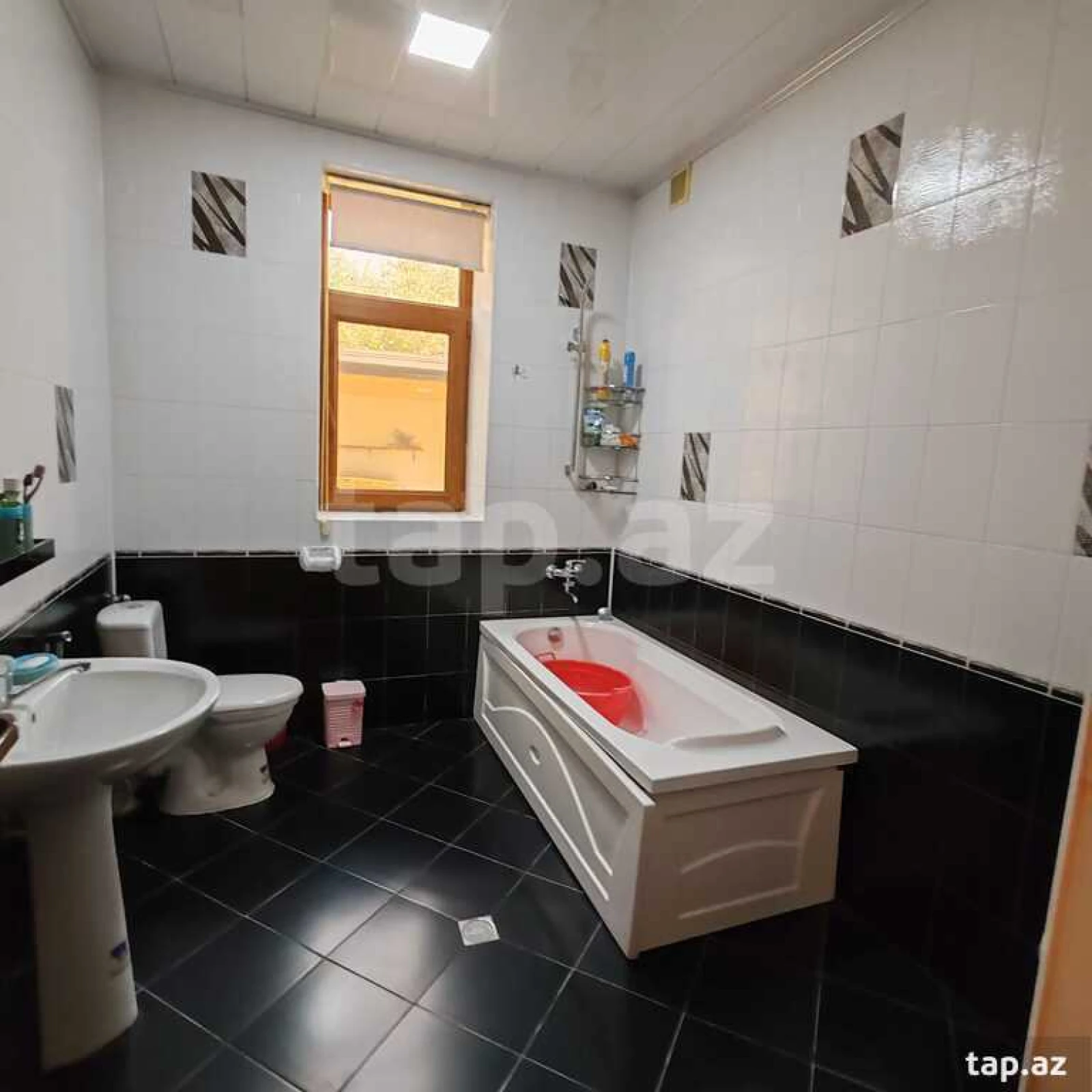 Satılır 5 otaqlı həyət evi