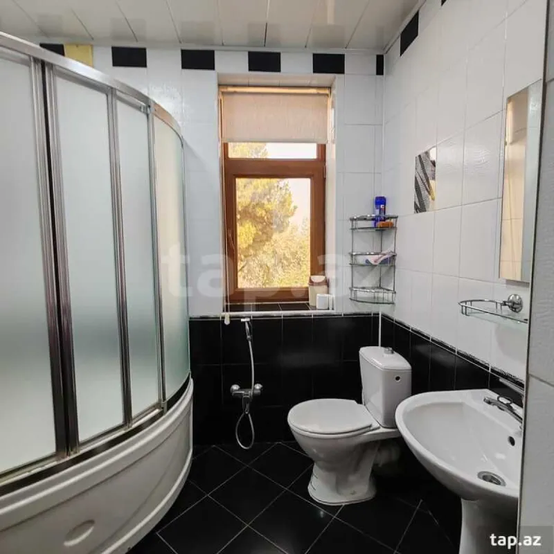 Satılır 5 otaqlı həyət evi