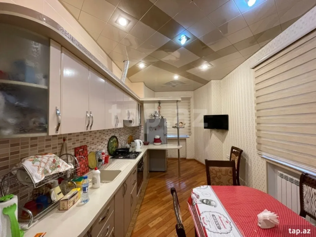 Satılır 5 otaqlı həyət evi