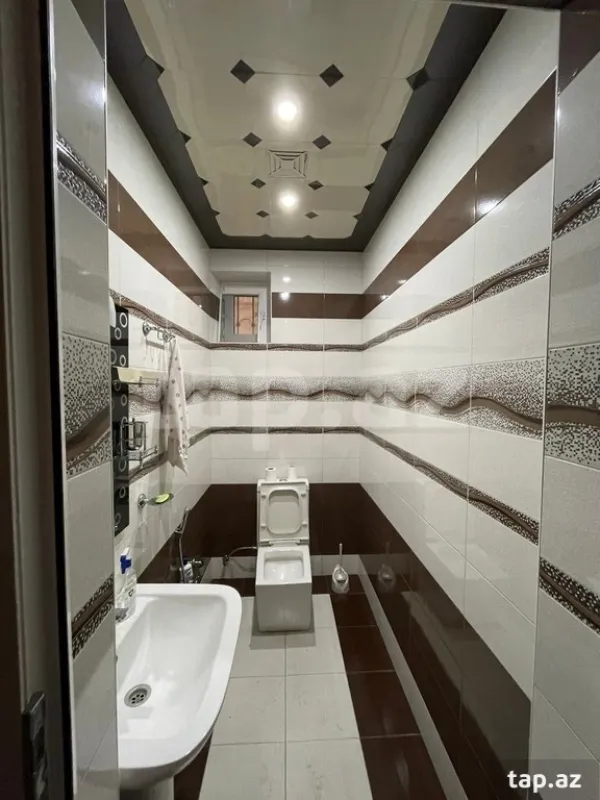 Satılır 5 otaqlı həyət evi