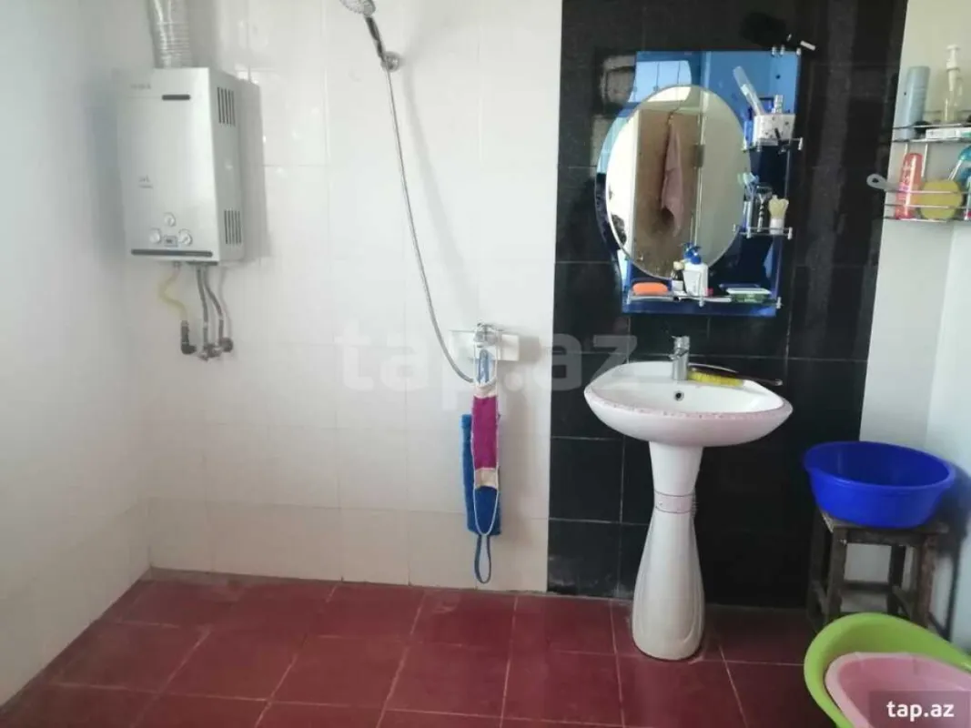 Satılır 4 otaqlı həyət evi 130 m²