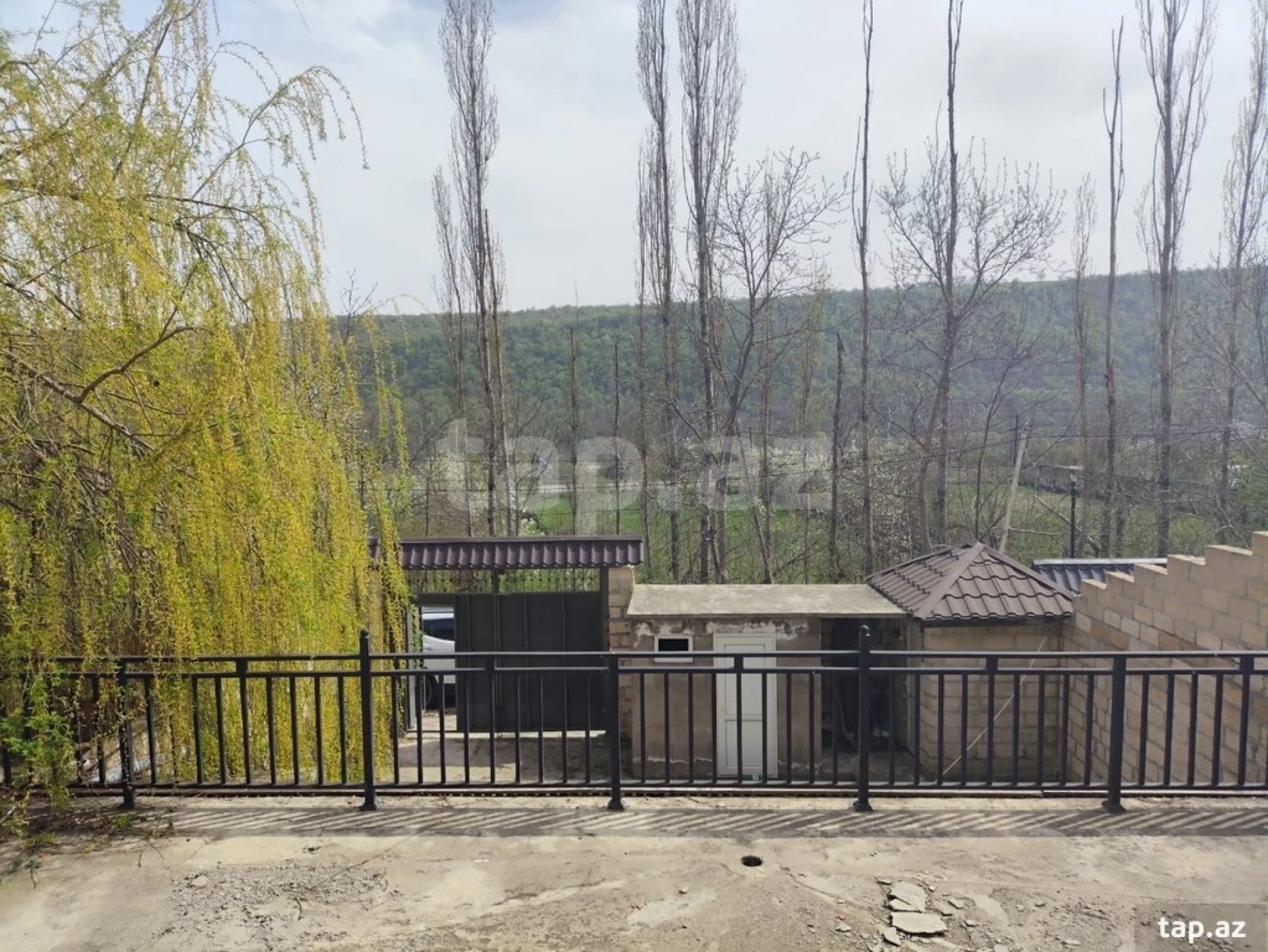 Satılır 2 otaqlı həyət evi