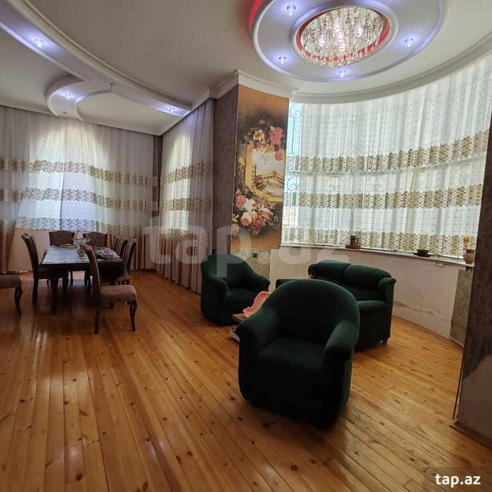 Satılır 8 otaqlı həyət evi