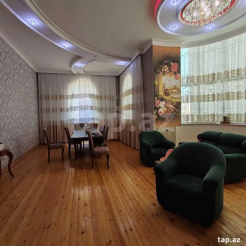 Satılır 8 otaqlı həyət evi