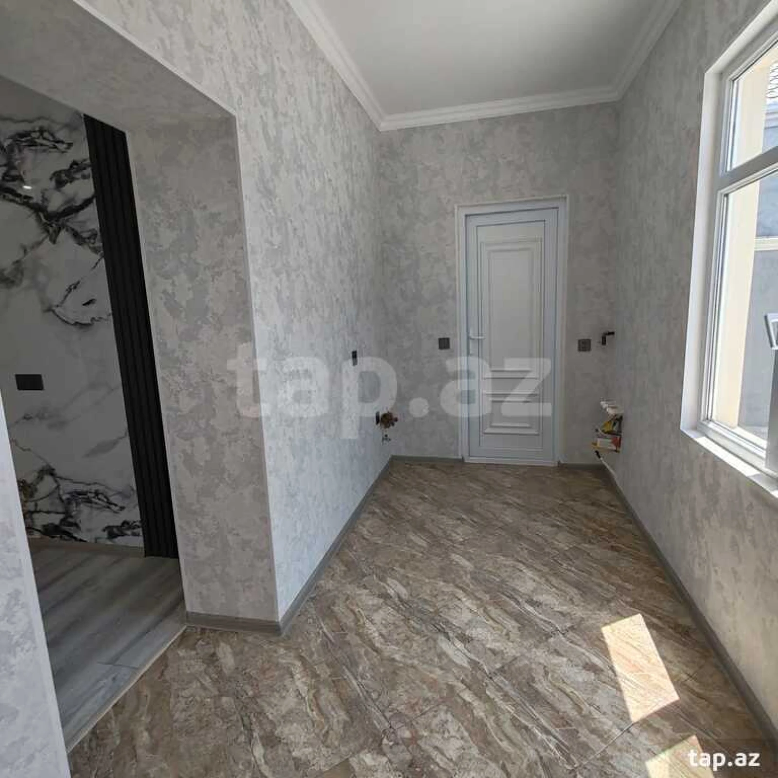 Satılır 4 otaqlı həyət evi