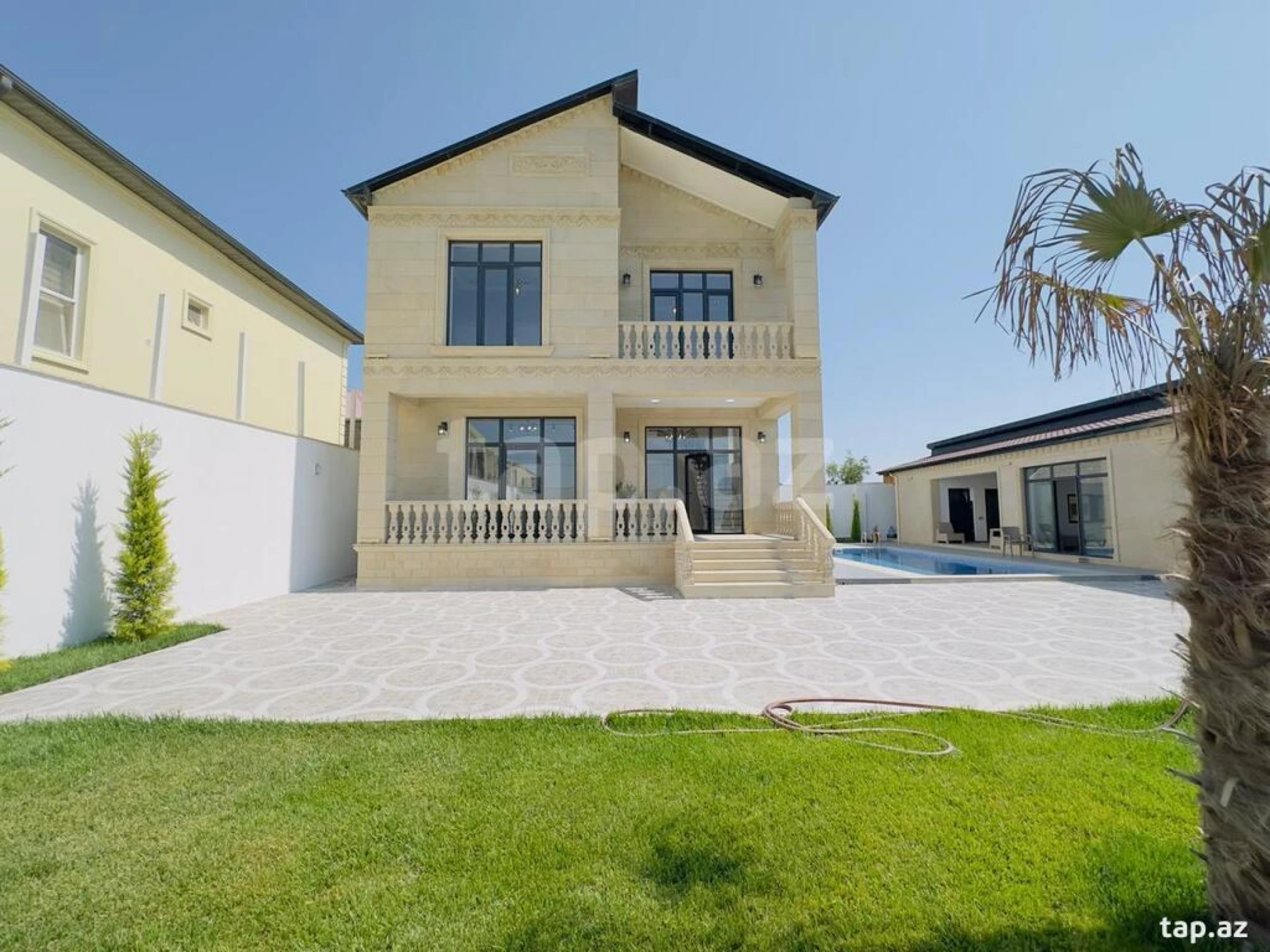 Satılır 5 otaqlı həyət evi