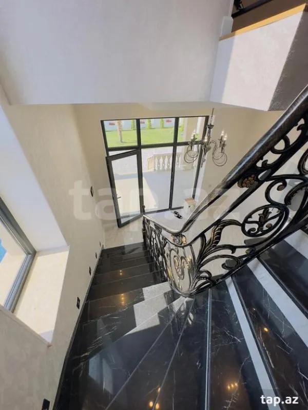 Satılır 5 otaqlı həyət evi