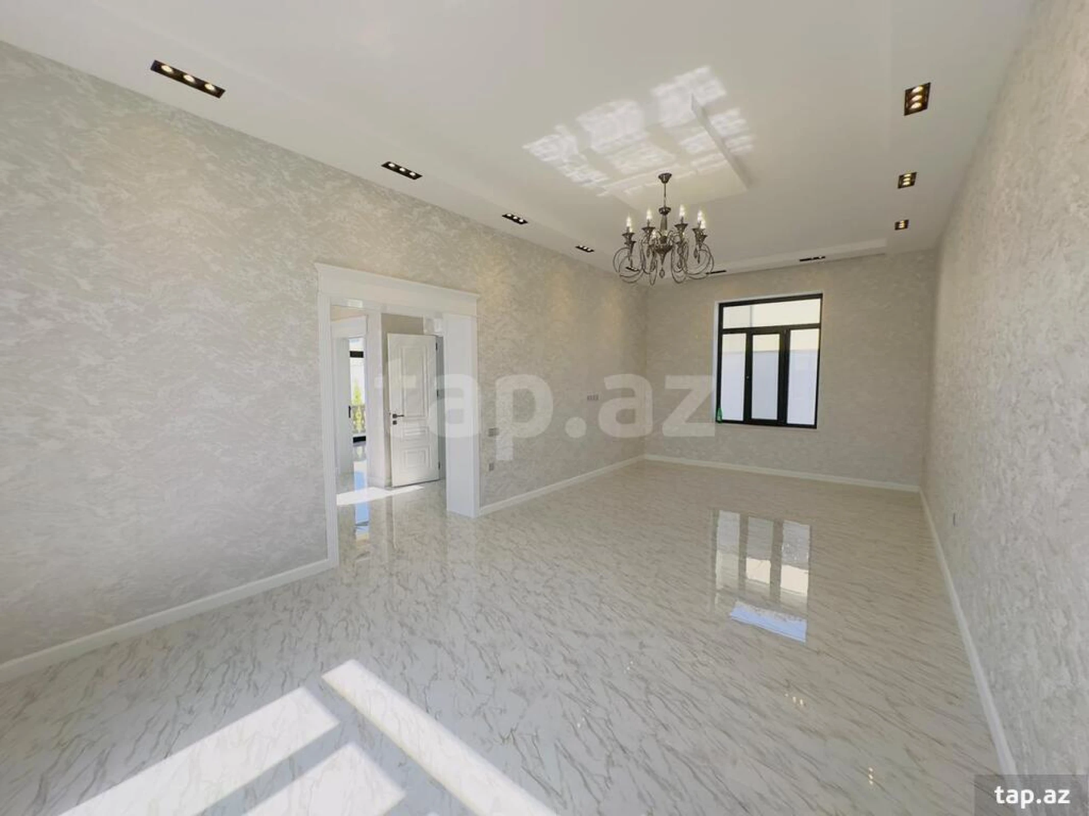 Satılır 5 otaqlı həyət evi