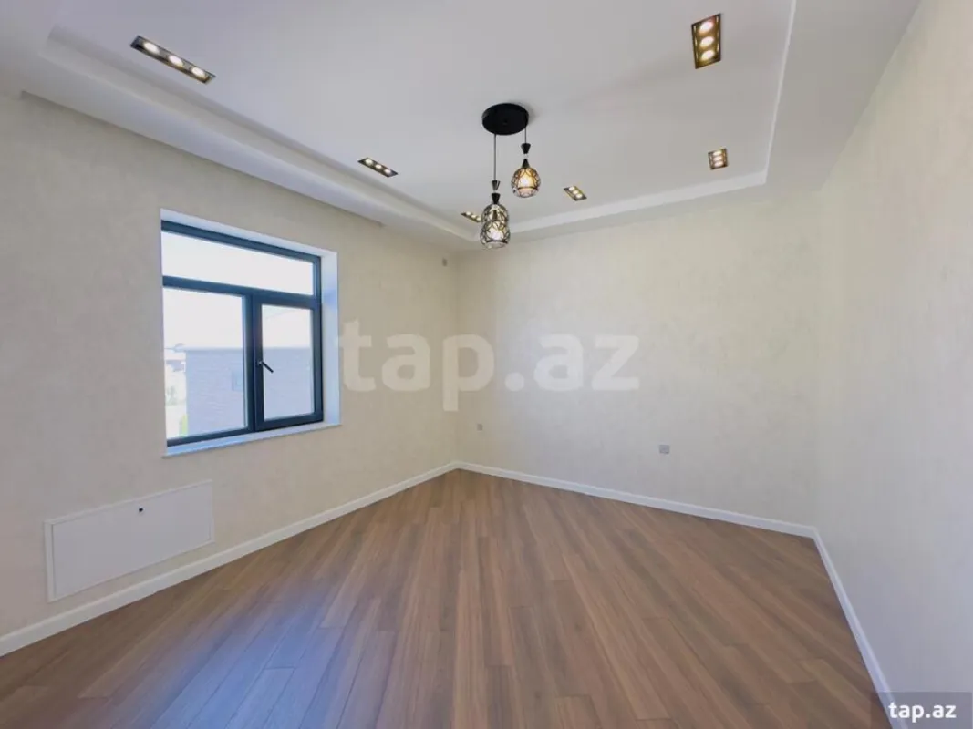 Satılır 5 otaqlı həyət evi