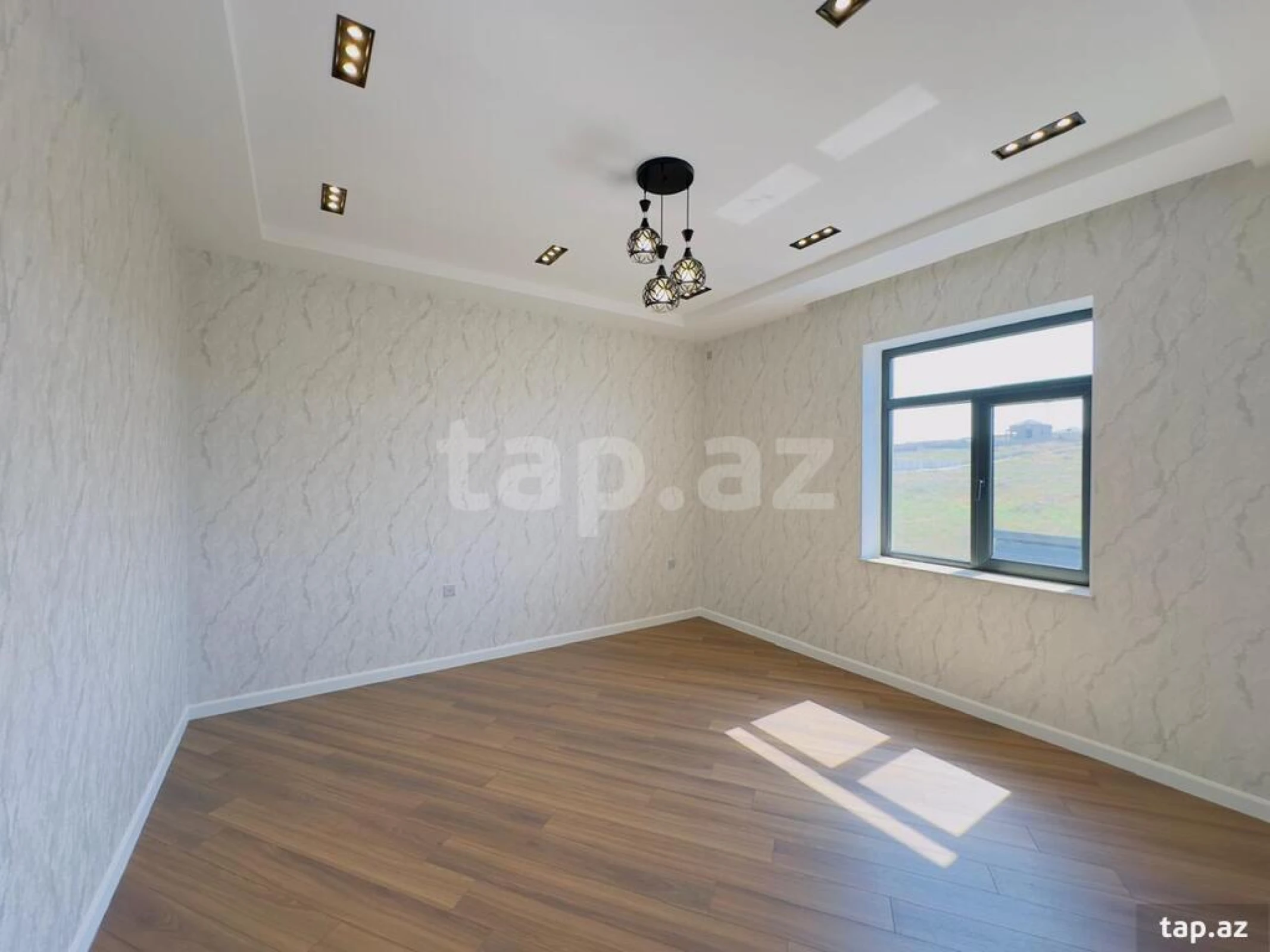 Satılır 5 otaqlı həyət evi