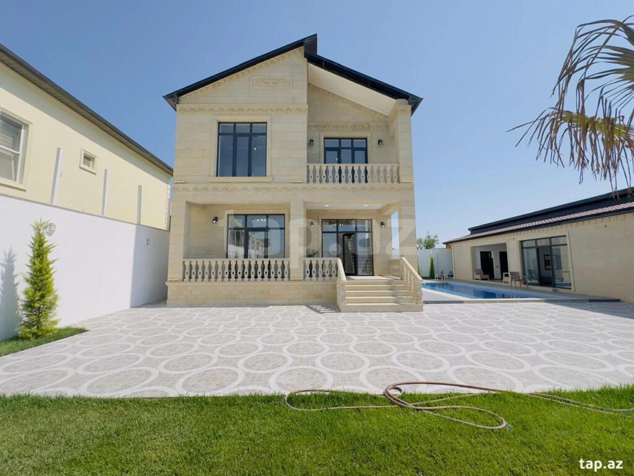 Satılır 5 otaqlı həyət evi