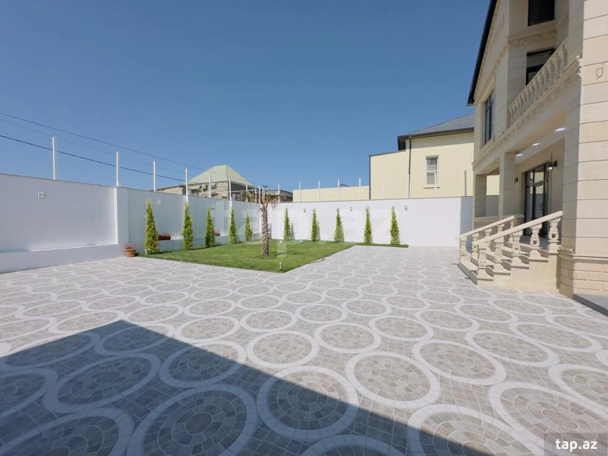 Satılır 5 otaqlı həyət evi