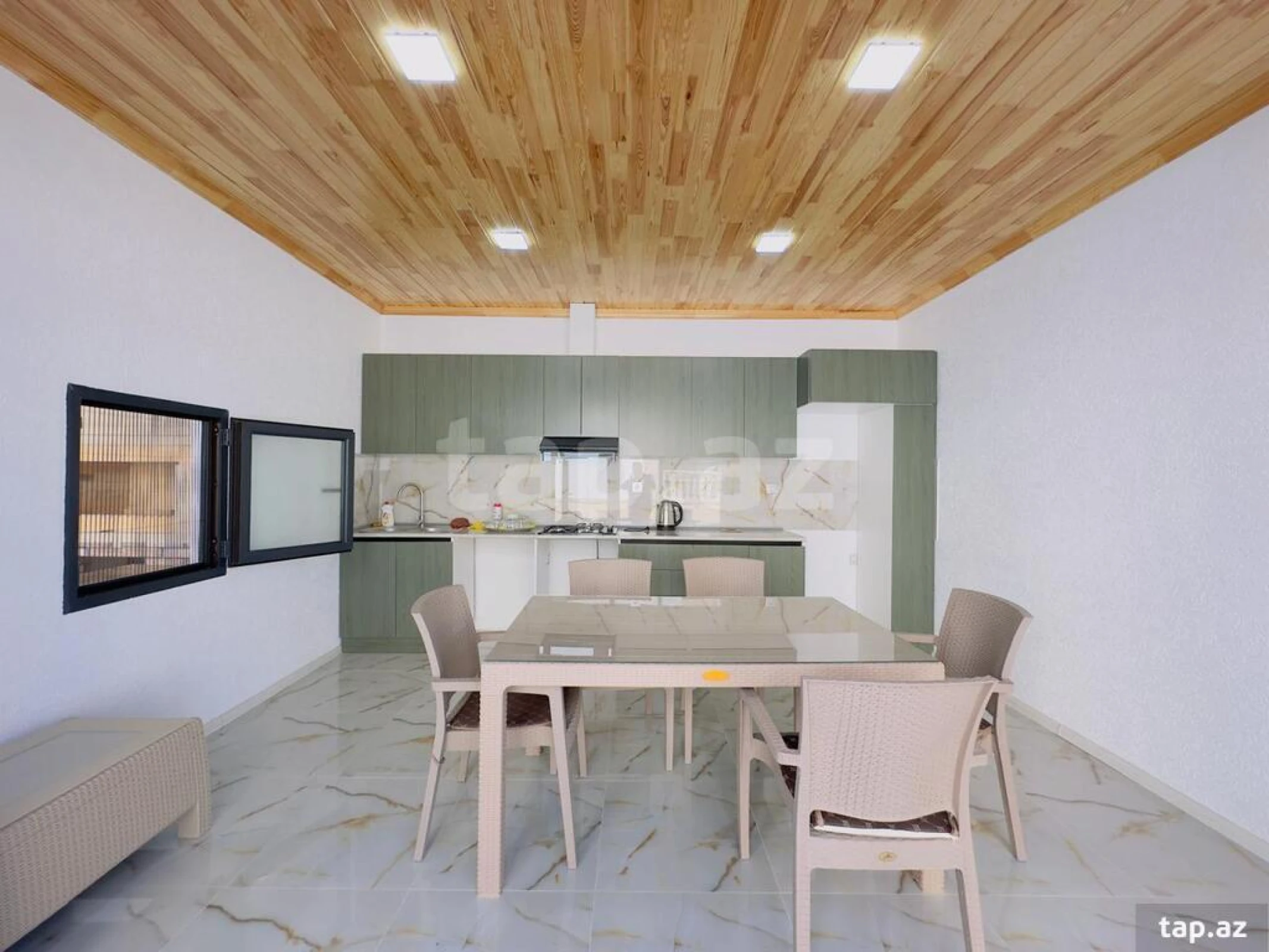 Satılır 5 otaqlı həyət evi