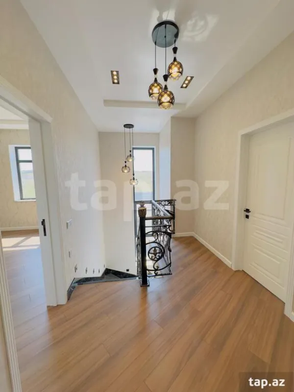 Satılır 5 otaqlı həyət evi