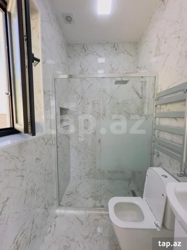 Satılır 5 otaqlı həyət evi