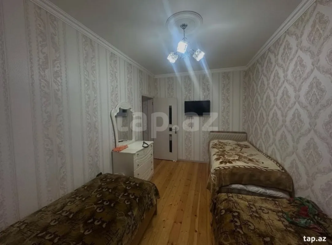 Satılır 4 otaqlı həyət evi