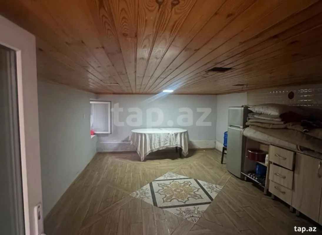 Satılır 4 otaqlı həyət evi