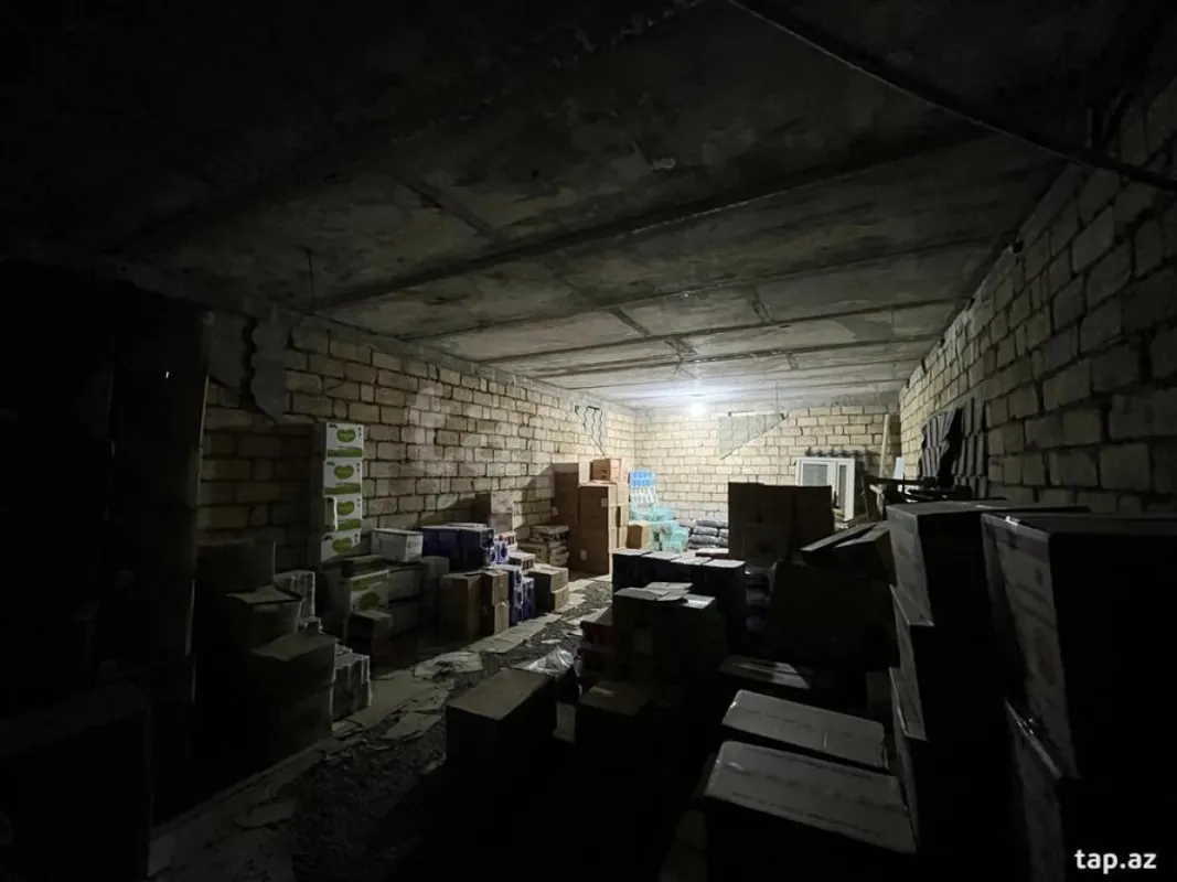 Satılır 8 otaqlı həyət evi