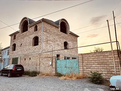 Satılır 8 otaqlı həyət evi — Xaçmaz 8 otaq