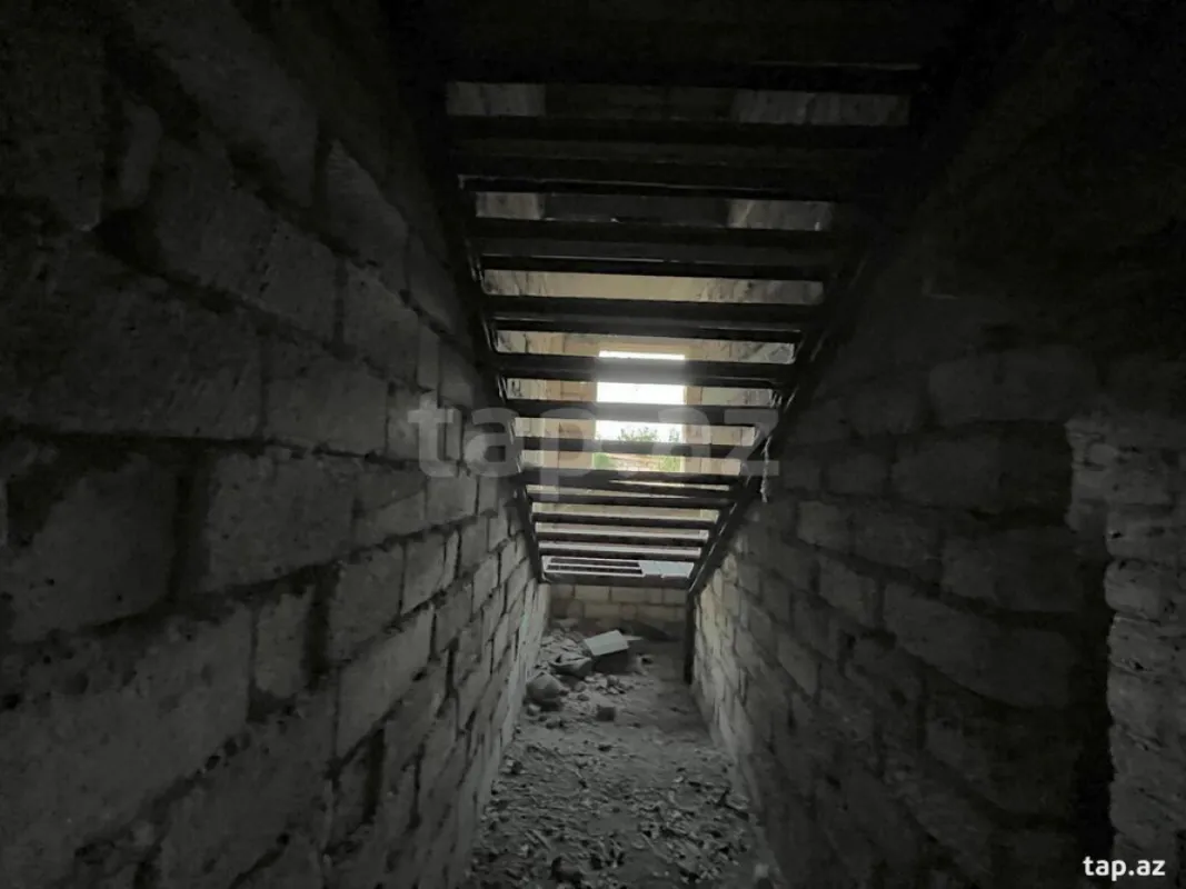 Satılır 8 otaqlı həyət evi