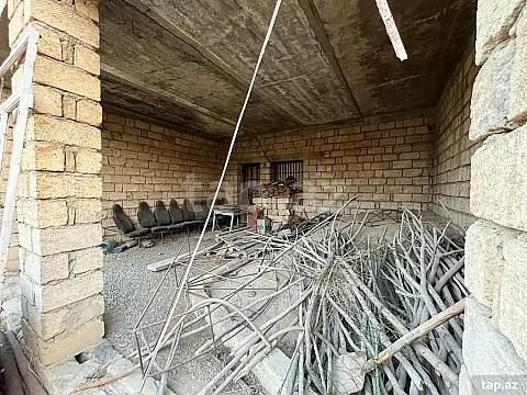 Satılır 8 otaqlı həyət evi