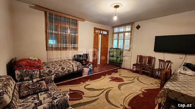 Satılır 5 otaqlı həyət evi