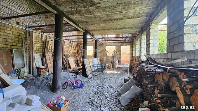 Satılır 5 otaqlı həyət evi