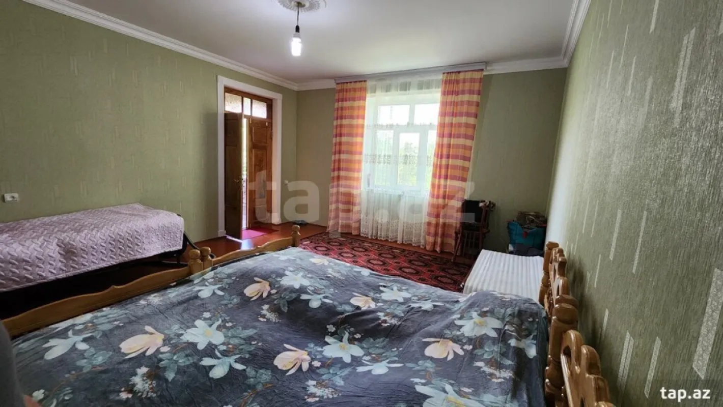 Satılır 5 otaqlı həyət evi