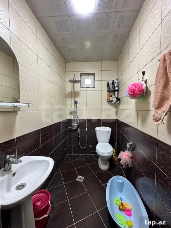 Satılır 4 otaqlı həyət evi