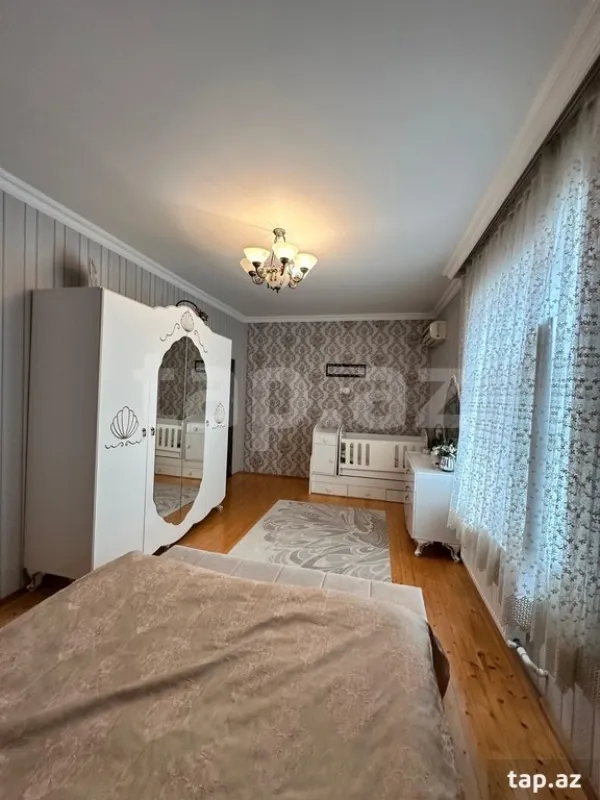 Satılır 4 otaqlı həyət evi
