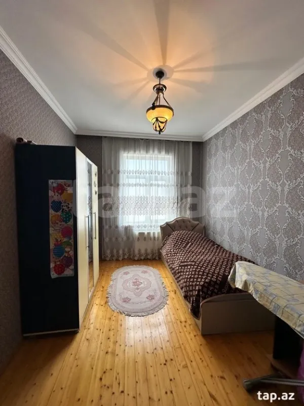 Satılır 4 otaqlı həyət evi