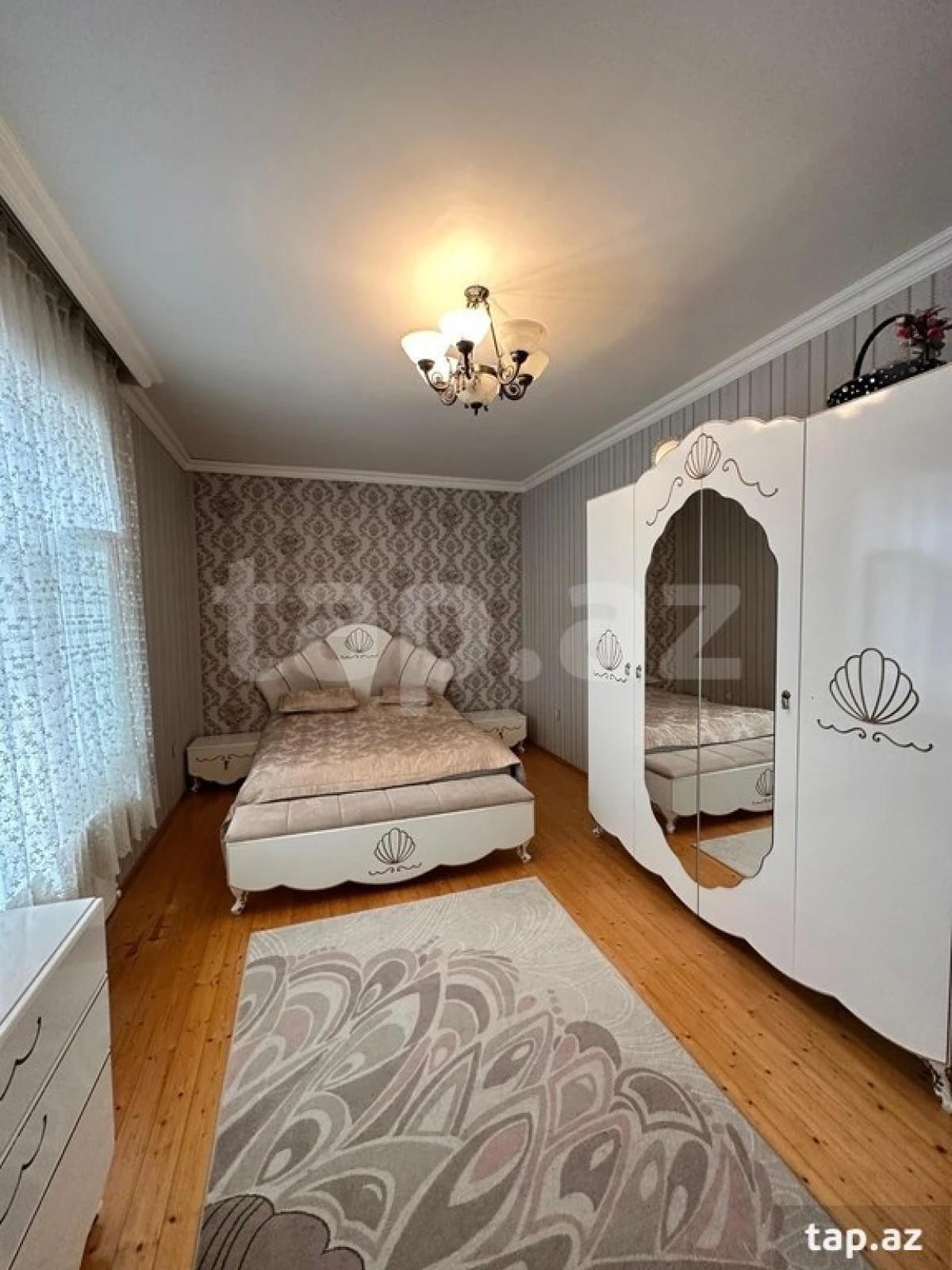 Satılır 4 otaqlı həyət evi