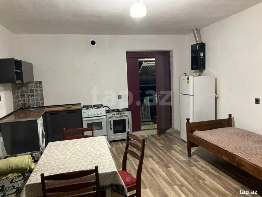 Kirayə verilir 1 otaqlı həyət evi