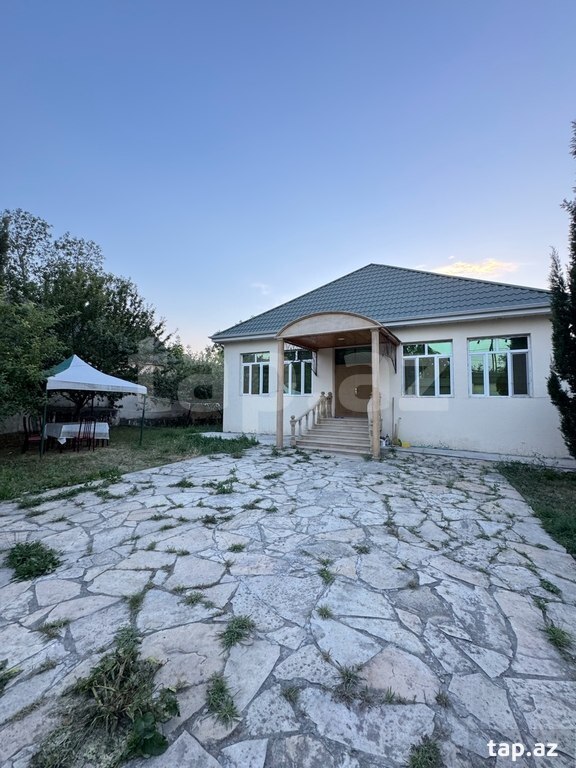 Kirayə verilir 9 otaqlı həyət evi 315 m²