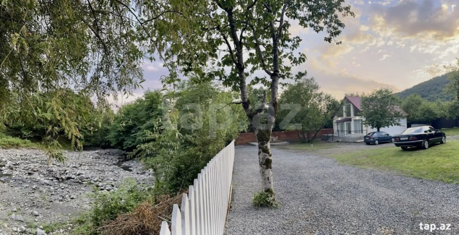 Kirayə verilir 4 otaqlı həyət evi