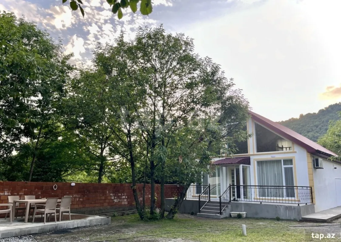 Kirayə verilir 4 otaqlı həyət evi