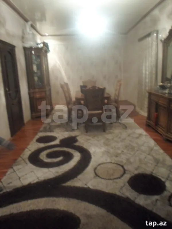 Satılır 8 otaqlı həyət evi