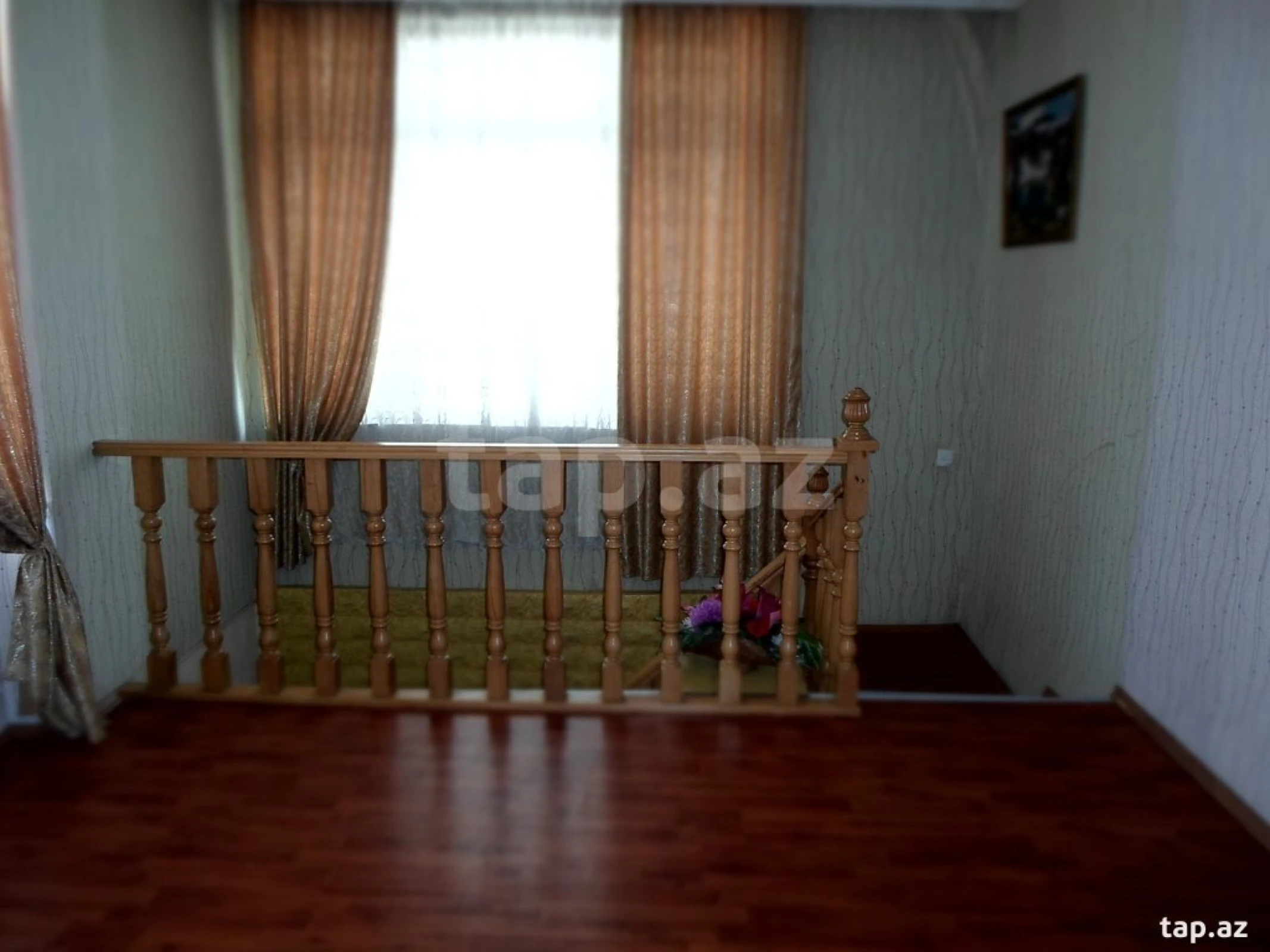 Satılır 8 otaqlı həyət evi